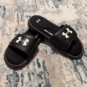 Under Armour Cushioned Slides Size 4Y